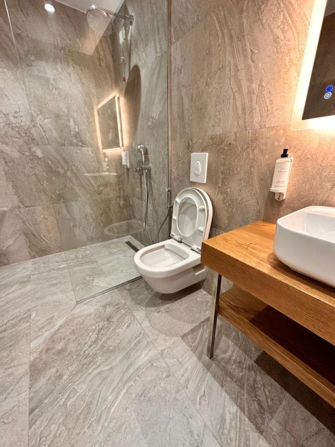 Lookout 3 * Sarandë